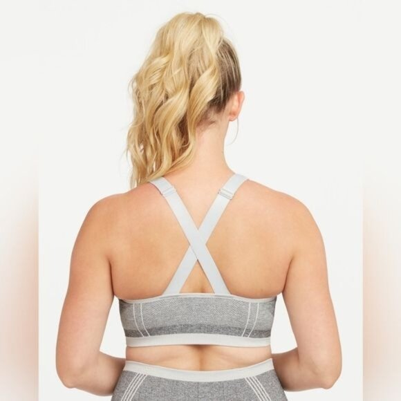 Spanx Seamless Sculpt Sports Bra Size Large Spacedye Cloudy Grey NWT - Picture 10 of 10